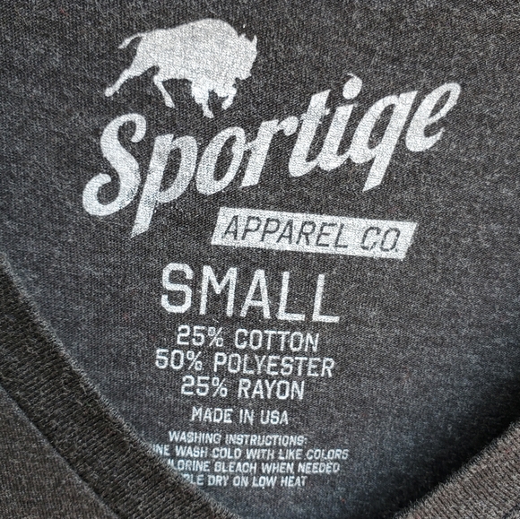 [Sportique] CNN V-neck Tee - Picture 3 of 3